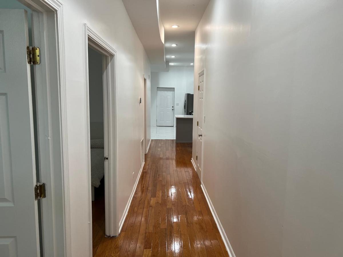 Adorable 2 Bedroom Apartment With Free Street Parking Chicago Eksteriør bilde