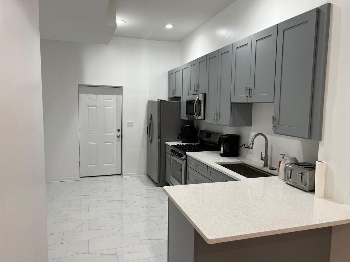 Adorable 2 Bedroom Apartment With Free Street Parking Chicago Eksteriør bilde